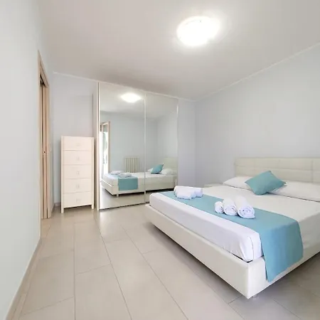 Apartamento -cortile Privato- Ac Fronte Mare 8 Posti *