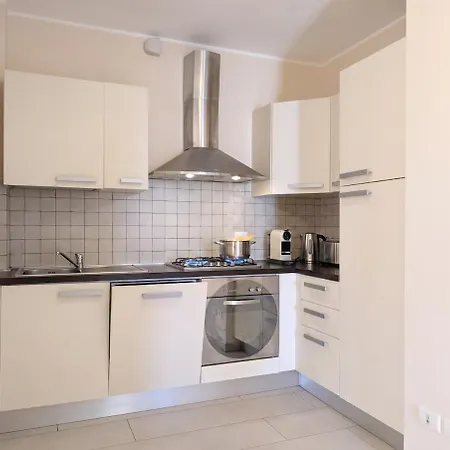 Apartamento -cortile Privato- Ac Fronte Mare 8 Posti *