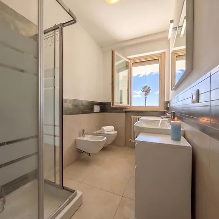 -cortile Privato- Ac Fronte Mare 8 Posti Apartamento